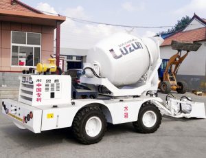 自上料攪拌車怎樣使用更省油？教你幾個(gè)小竅門！