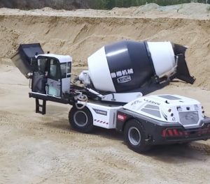 魯樽LZ3500自上料攪拌車綜合評測：動作敏捷，效率卓越